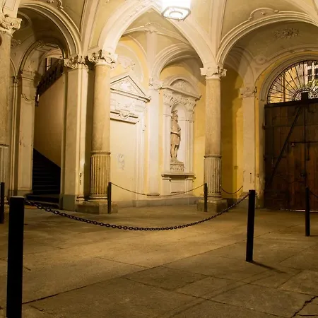 Palazzo Coardi Di Carpeneto - Piazza Carlina